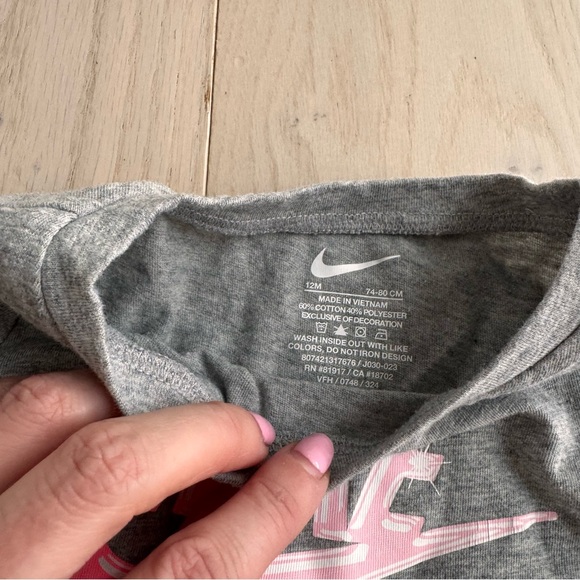 Nike Gray and Black Toddler Outfit 12M - Picture 2 of 4